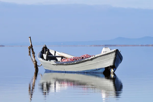 Barcos de pesca en amarre — Foto de Stock