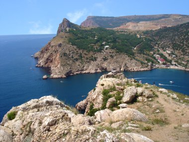 Kar maskesi Bay Karadeniz kıyısında. Banliyösü Sevastpolya.