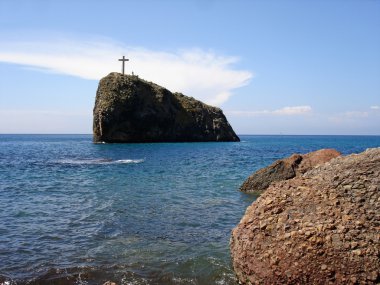 Kırım sahil. St. George kaya (Kutsal Apparitions rock). Cape Fiolent. Karadeniz.