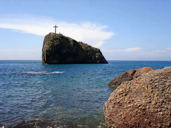 Wybrzeże Krymu. St. George rock (rock Objawień Świętej). Cape Fiolent. Morze Czarne. — Zdjęcie stockowe