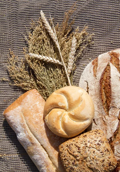 Pane e covoni da forno — Foto Stock