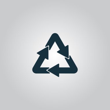 Beyaz arkaplanda geri dönüşüm işareti izole edildi