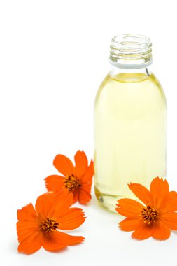 Spa ve sağlıklı yaşam ayarı ile deniz tuzu, yağı özü, çiçek ve