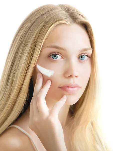 Young Beauty Model with Perfect Fresh Skin. — Stock Photo, Image