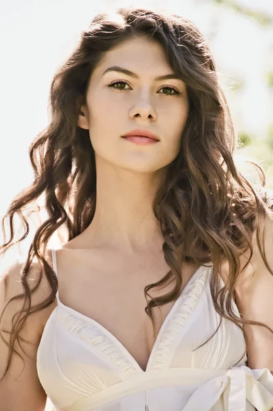 Summer girl portrait. Young woman outdoors. close up. — Stock Photo, Image