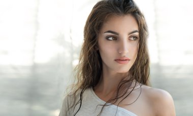 Makyaj ve taze cilt ile Güzellik modeli ön poz