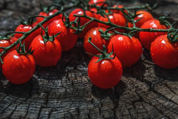 Tomates Cerises Sur Une Vieille Surface Bois Espace Pour Texte — Photo