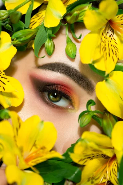 Close Fashion Model Eye Creative Professional Make Yellow Color Flower — Stock Photo, Image