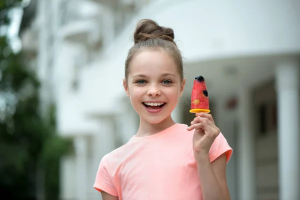 Happy Smiling Little Girl Fruit Ice Cream Portrait Cute Kid — Stock Photo, Image