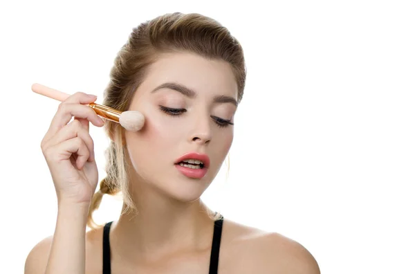 Retrato Modelo Belleza Con Maquillaje Pestañas Largas Con Cepillo Cosmético — Foto de Stock