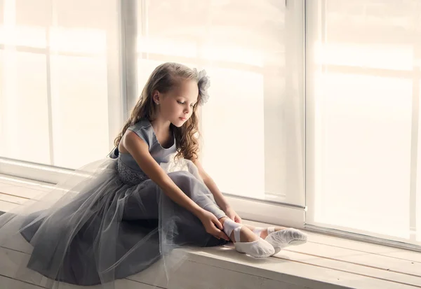 Маленькая очаровательная молодая балерина Стоковое Изображение
