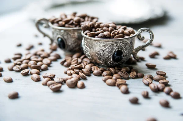Kaffebönor i vintage koppar — Stockfoto