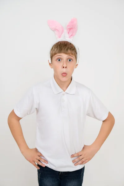 Junge mit Hasenohren — Stockfoto