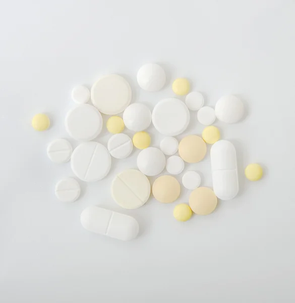 Vários medicamentos e pílulas — Fotografia de Stock