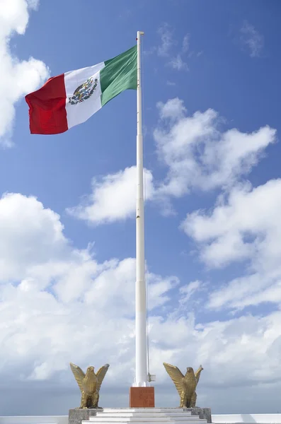Mexican flags blowing ion the wind — Stock Photo, Image