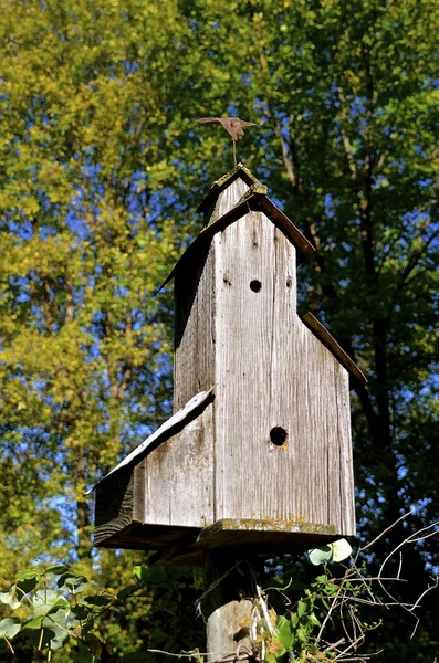 Lift vormige birdhouse — Stockfoto