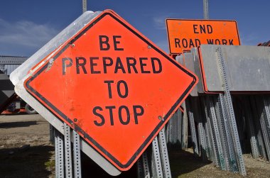 Trafik işareti: durdurmak hazır olun