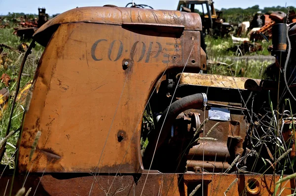 Capota vieja para tractor Co-op — Foto de Stock