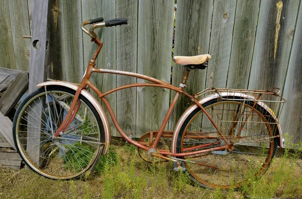 Old boy's retro bicycle — Stock Photo, Image