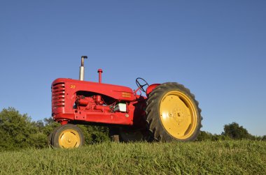 Yenilenmiş Massey Harris 30 traktör