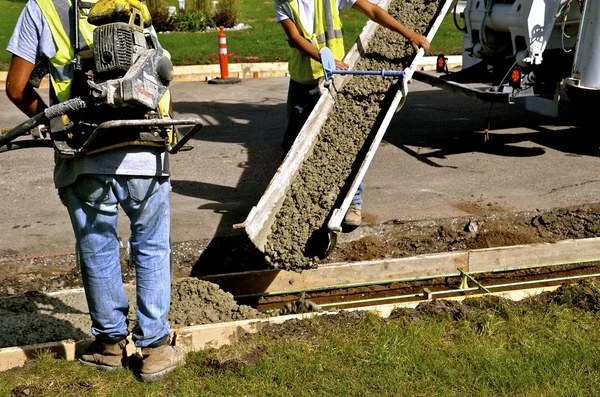 Proyek konstruksi pinggir jalan beton — Stok Foto