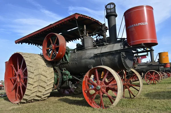 Um motor a vapor de Minneapolis restaurado em um show de fazenda — Fotografia de Stock