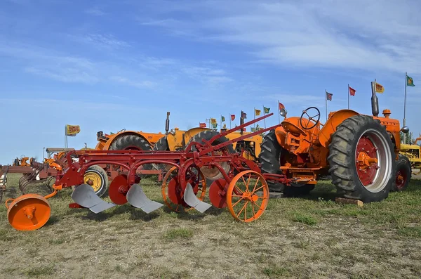 Minneapolis tracteurs et charrue — Photo