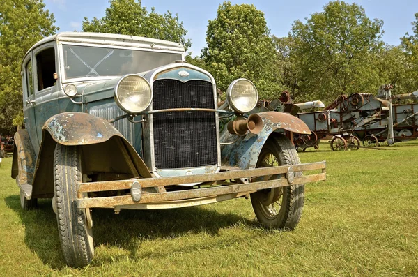 脱穀のショーでの古いモデル T フォード自動車 — ストック写真