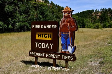 Kara HILLS, Güney DAKOTA, 16 Ağustos 2020: Kara Tepeler 'de bulunan Smokey Bear, orman yangınlarını durdurmaya çalışan ABD Orman Hizmetleri' nin reklam simgesidir.. 