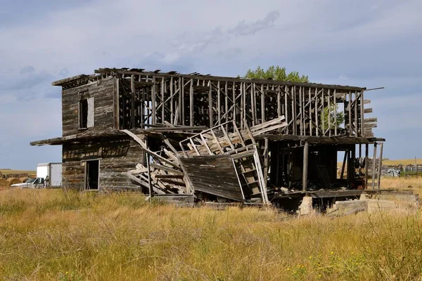 Edificio Desierto Dos Pisos Entorno Pueblo Fantasma Pradera Caído Ruinas —  Fotos de Stock