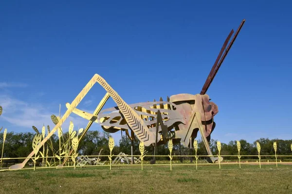 Regent North Dakota August 2020 Sculptor Gary Greff Grasshoppers Largest — стоковое фото