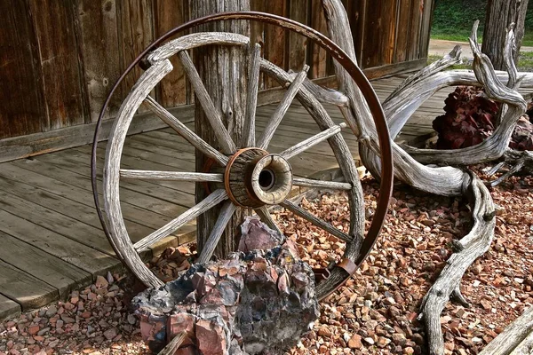 Roue Vieux Buggy Autocar Bois Sert Décoration Une Devanture Magasin — Photo