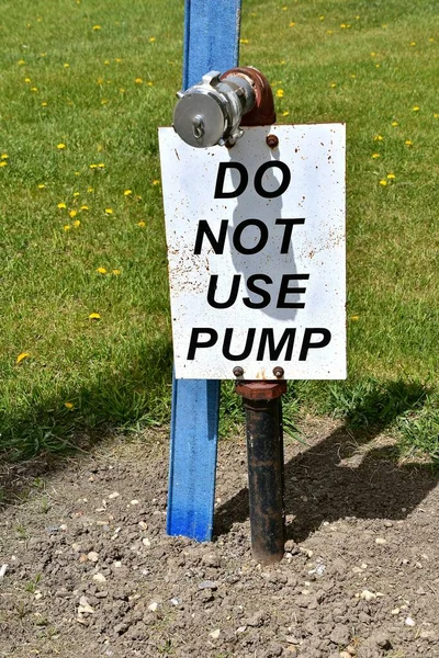 Commercial Sign Use Pump Posted Warning — Fotografia de Stock