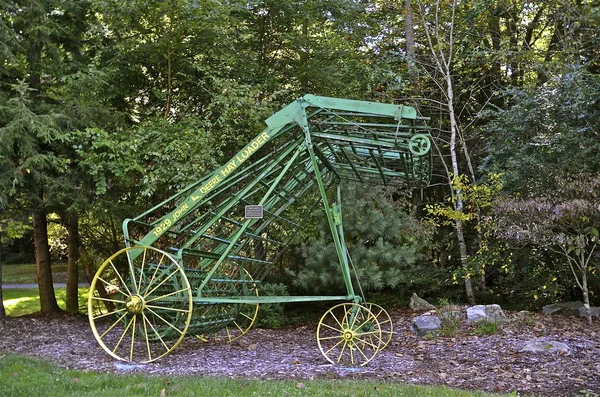 Vintage restored hay walker — Stock Photo, Image