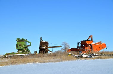 Üç eski haline tahrikli birleştirir
