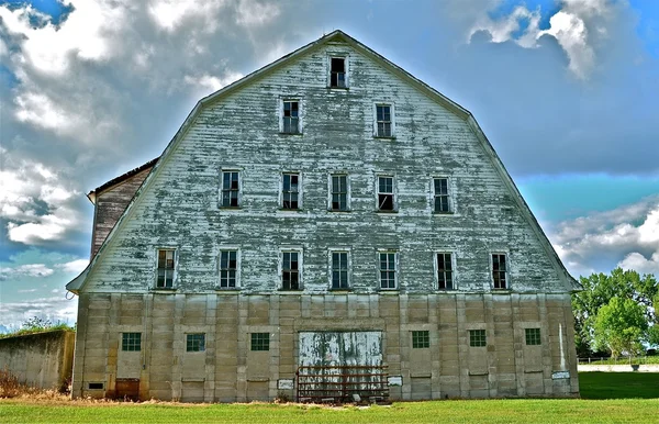 Huge white barn — Stock Photo, Image