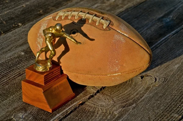 Vintage fútbol y trofeo — Foto de Stock