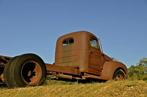 Rusty vecchio camion — Foto Stock