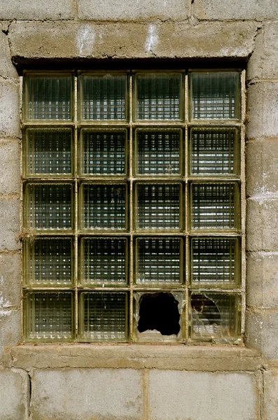 Kırık blok pencere — Stok fotoğraf