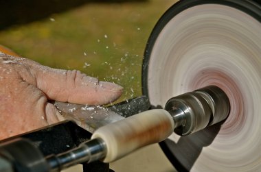 Bir Torna üzerinde dönüm boynuz