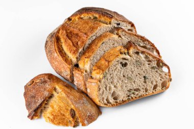 Ev yapımı ekmek. beyaz izole bir arkaplanda