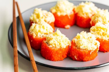 Klasik Japon suşisi üzerine üstten görüş