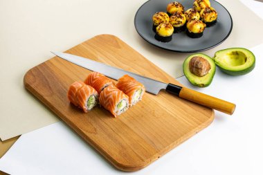 Klasik Japon suşisi üzerine üstten görüş