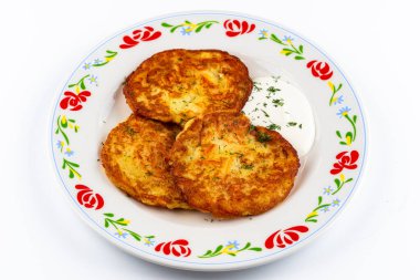 Tabak yakın görüntüsünde lezzetli yemek 