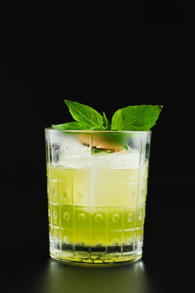Sommaralkoholhaltiga Drinkar Barkort Bar — Stockfoto