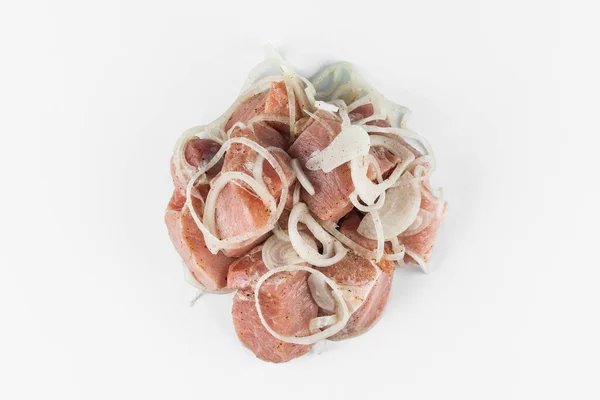 Carne Marinada Trozos Con Cebolla Sobre Fondo Blanco —  Fotos de Stock