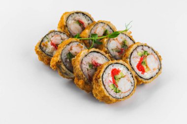 Sushi seti beyaz arkaplanda izole edildi