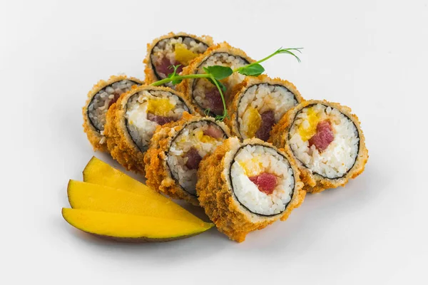 Primer Plano Del Conjunto Sushi Aislado Sobre Fondo Blanco — Foto de Stock