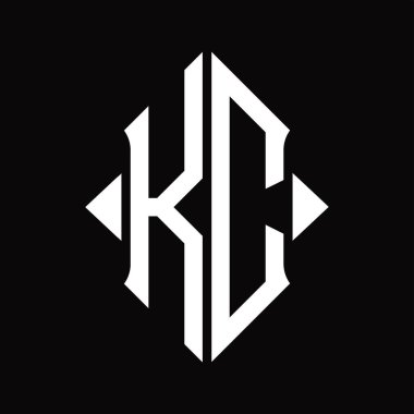 Kalkan şekilli KC logo monogramı izole edilmiş siyah arkaplan tasarım şablonu