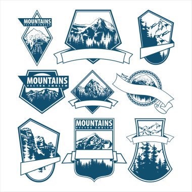 Dekoratif kurdele elementleriyle dokuz klasik dağ manzarası rozeti.